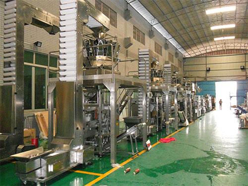 星火組合稱蝦條包裝機(jī)設(shè)備車間展示